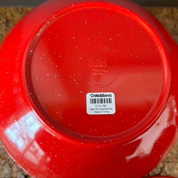 Crate&Barrel NWT red sparkle set of 4 melamine mixing bowls - Picture 4 of 4